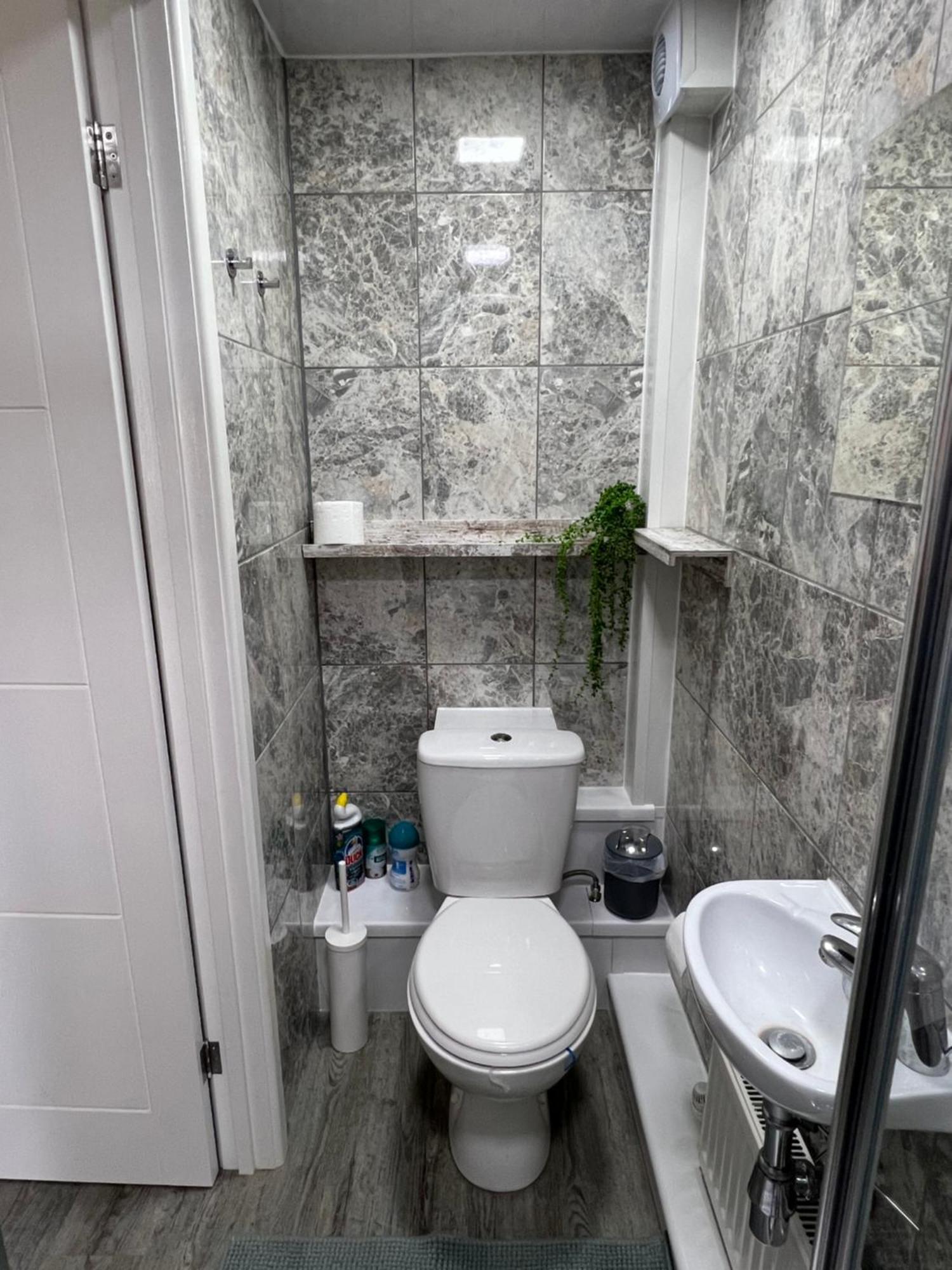 Studio In Private House Near Central Milton Keynes Apartment Екстериор снимка