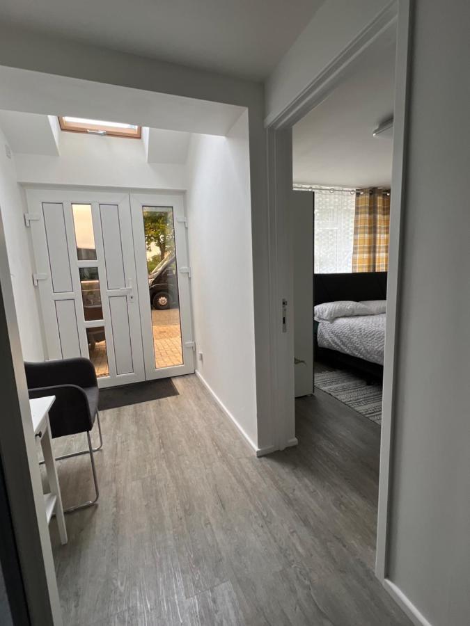 Studio In Private House Near Central Milton Keynes Apartment Екстериор снимка