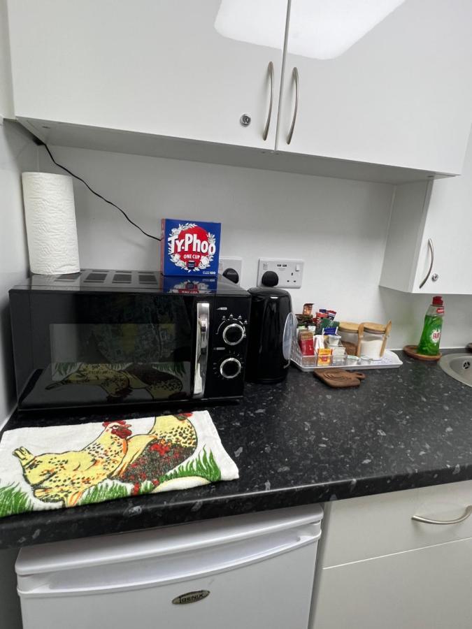Studio In Private House Near Central Milton Keynes Apartment Екстериор снимка
